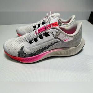 Nike Air Zoom Pegasus 38 FlyEase Rawdacious White Womens size 9 -NWOB